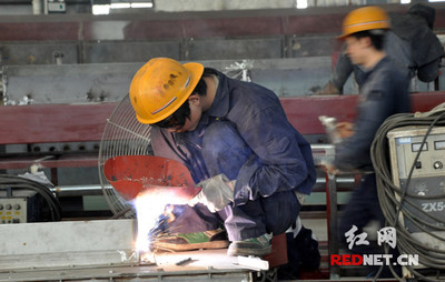 中國(guó)粉末冶金研發(fā)獲突破 硬質(zhì)合金工具將無(wú)需依賴進(jìn)口_新聞中心_新浪網(wǎng)