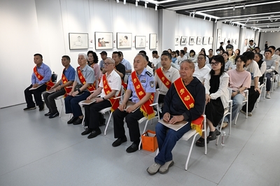 &ldquo;中國(guó)夢(mèng)&middot;勞動(dòng)美&rdquo;慶祝中華全國(guó)總工會(huì)成立 100 周年勞模風(fēng)采藝術(shù)展開(kāi)幕